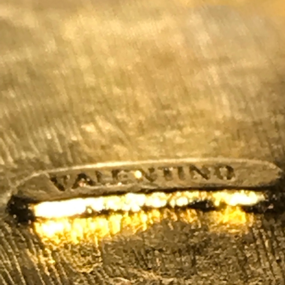 VALENTINO Gold Diamanté Pin - Picture 4 of 6